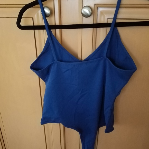 Linmon Women's Sleeveless Bodysuit With Snap Enclosure On Bottom. - Picture 2 of 4